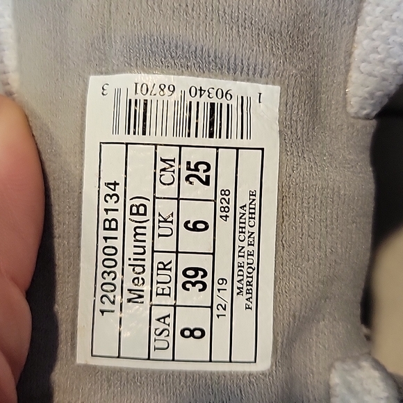 WOMEN'S Brooks LEVITATE 3 running shoes  size 8 GREY - Picture 3 of 10